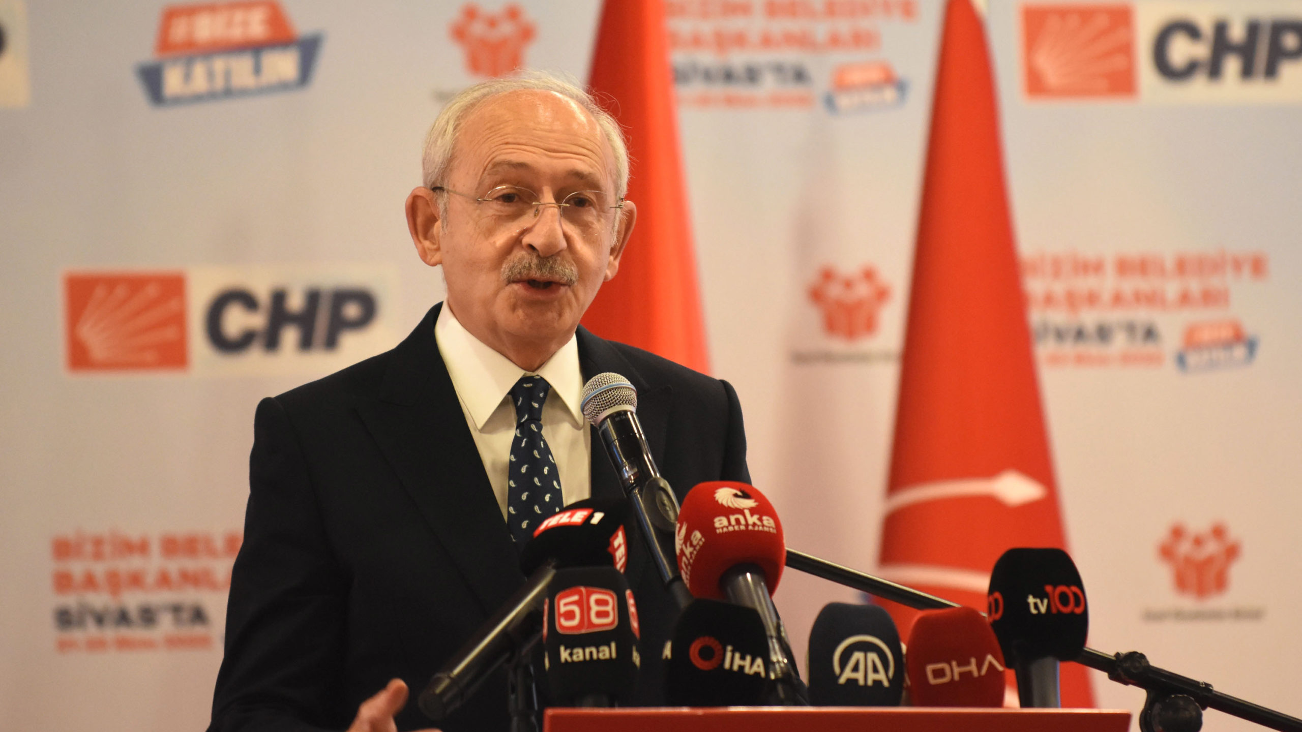 Türkiye'nin yönetimine talibiz