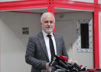 Ukrayna'da barınma sistemleri kuruyoruz