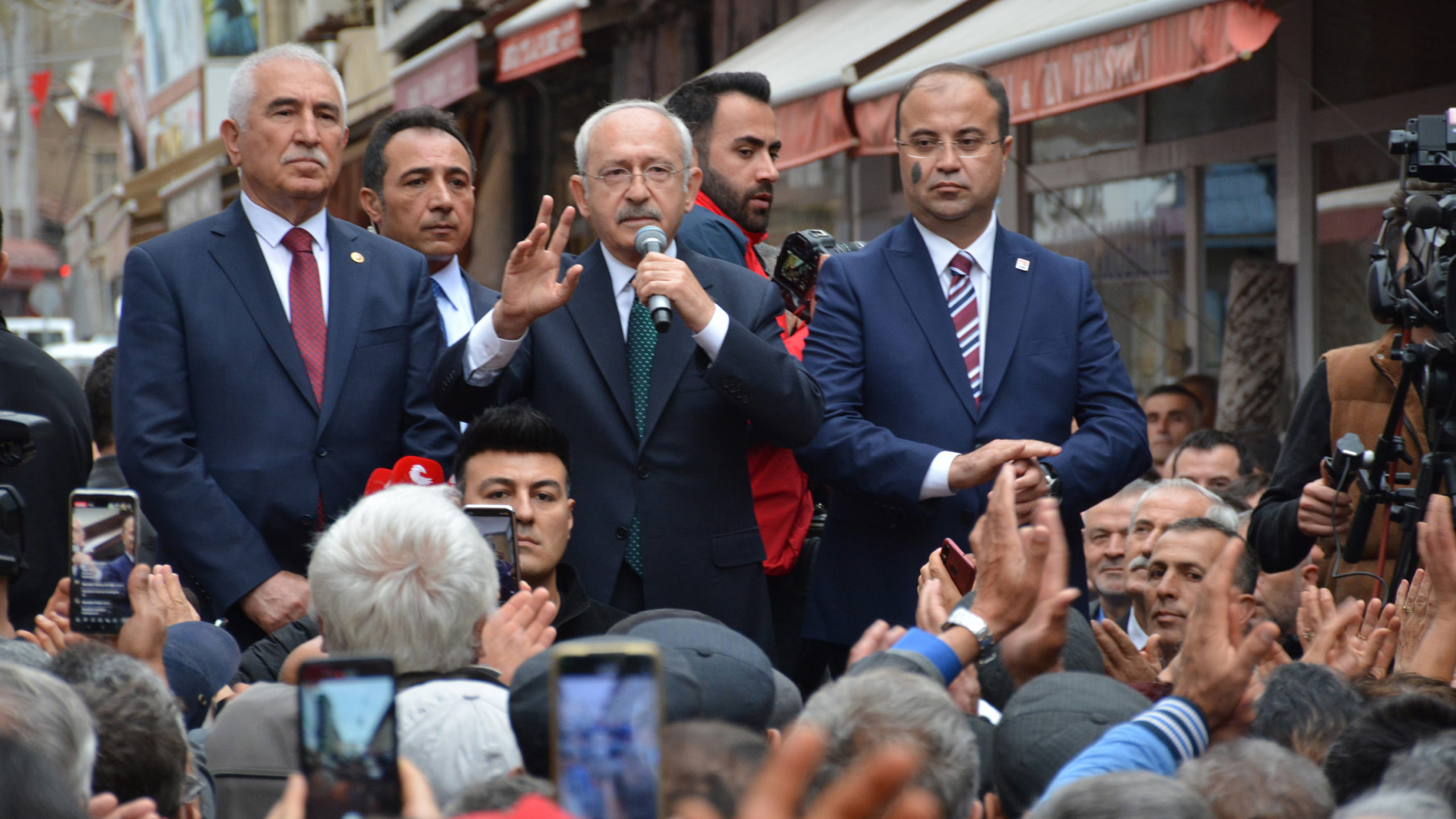 Ülkemizde kamplaşmayı bitireceğiz