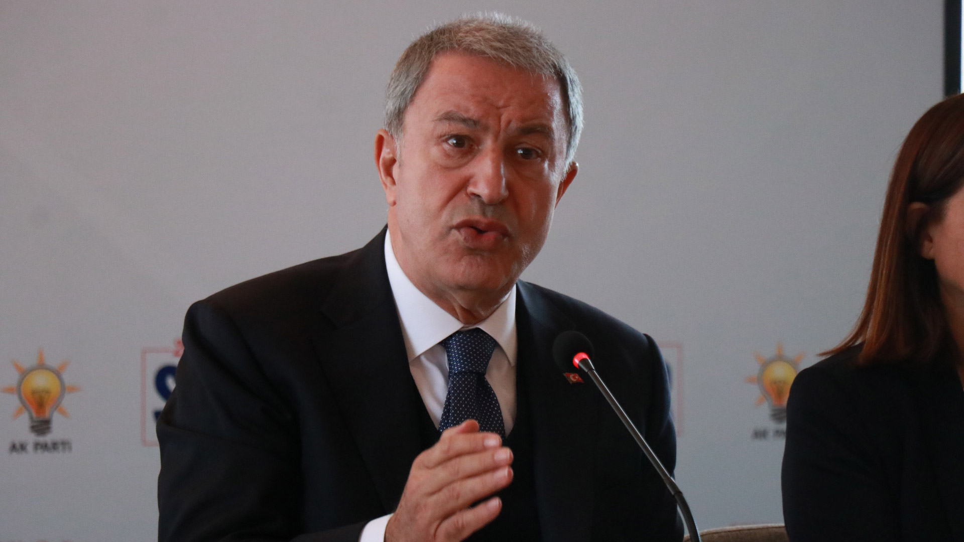 Uzattığımız barış elinin tutulmasını bekliyoruz