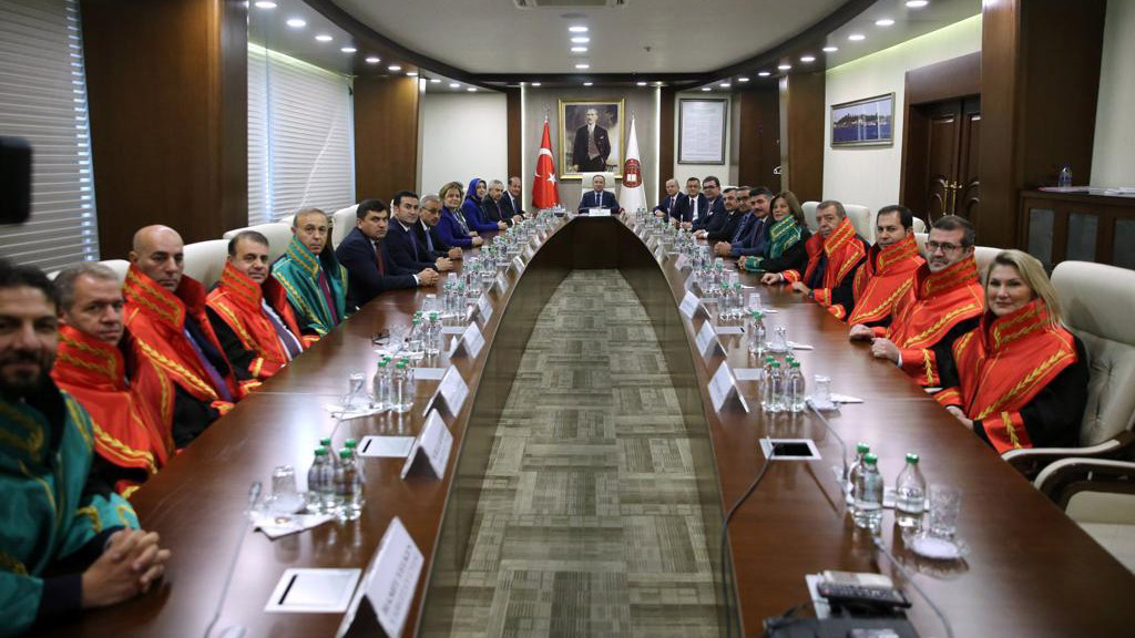 Yargıtay'a seçilen 10 üye mazbatasını aldı