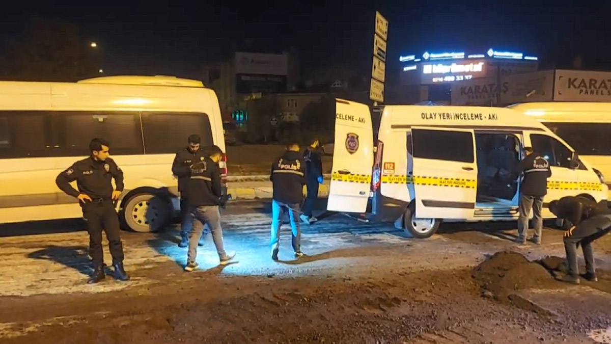 Yol bakım işçilerine silahlı saldırı