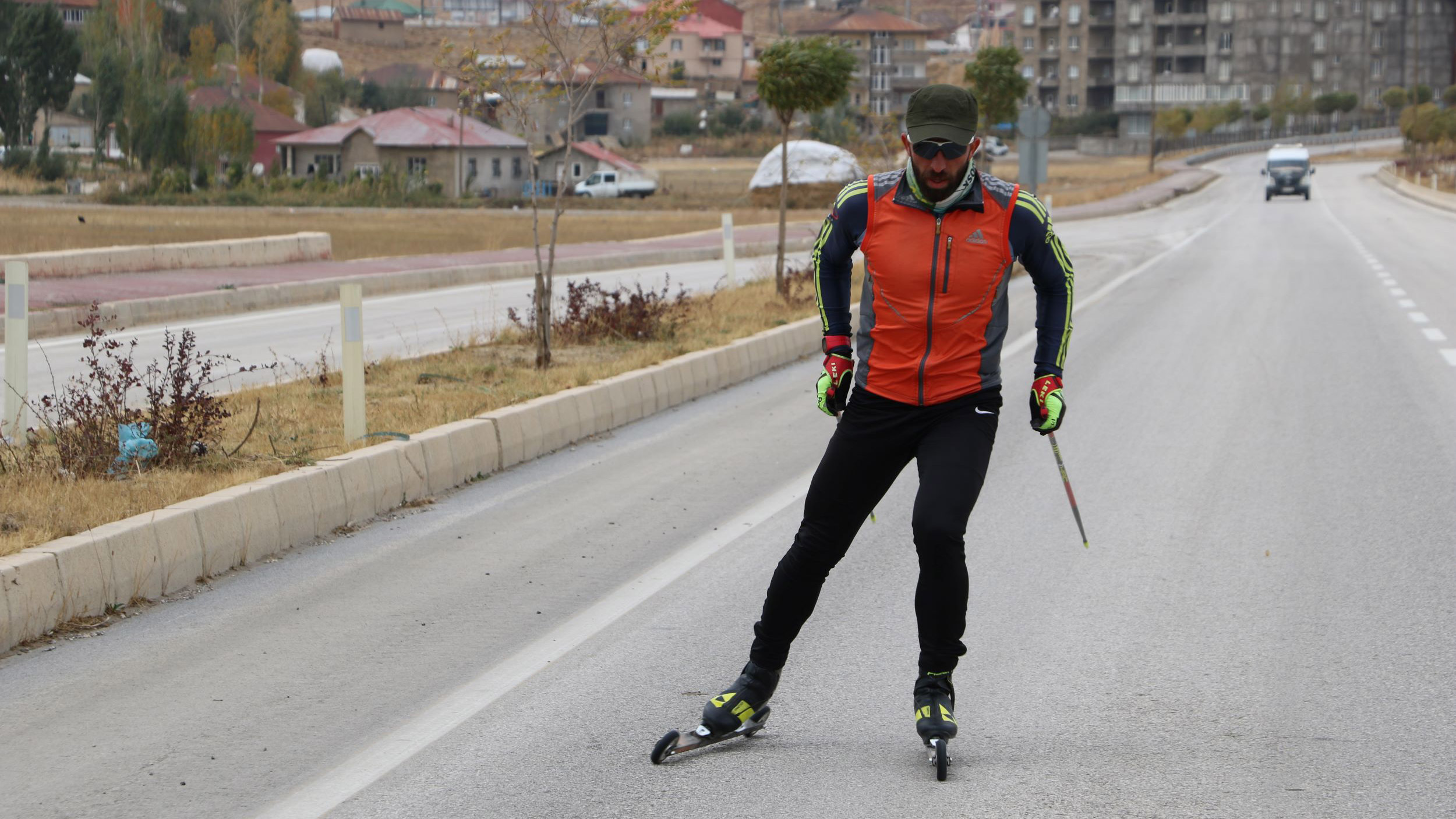 Zana Öztünç şampiyonluğa çevre yolunda hazırlanıyor
