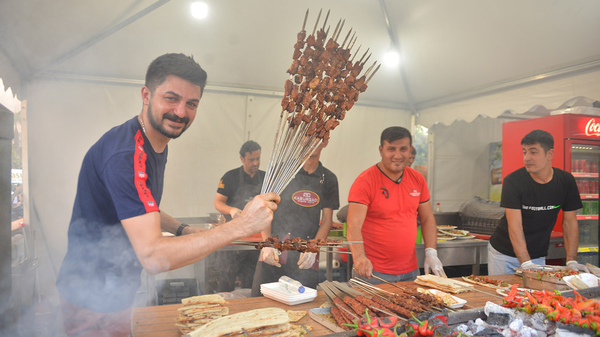 Adana Lezzet Festivali'nde 140 çeşit yemek tanıtıldı