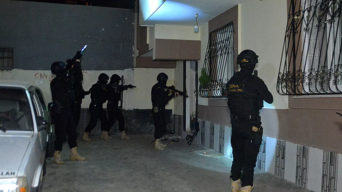Adana'da deaş operasyonu; 6 gözaltı kararı