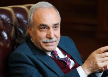 AK Partili Ahmet Eşref Fakıbaba istifa etti