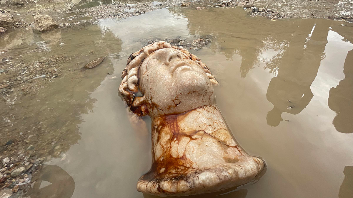 Aizanoi'da Afrodit heykeline ait parça gün yüzüne çıkarıldı