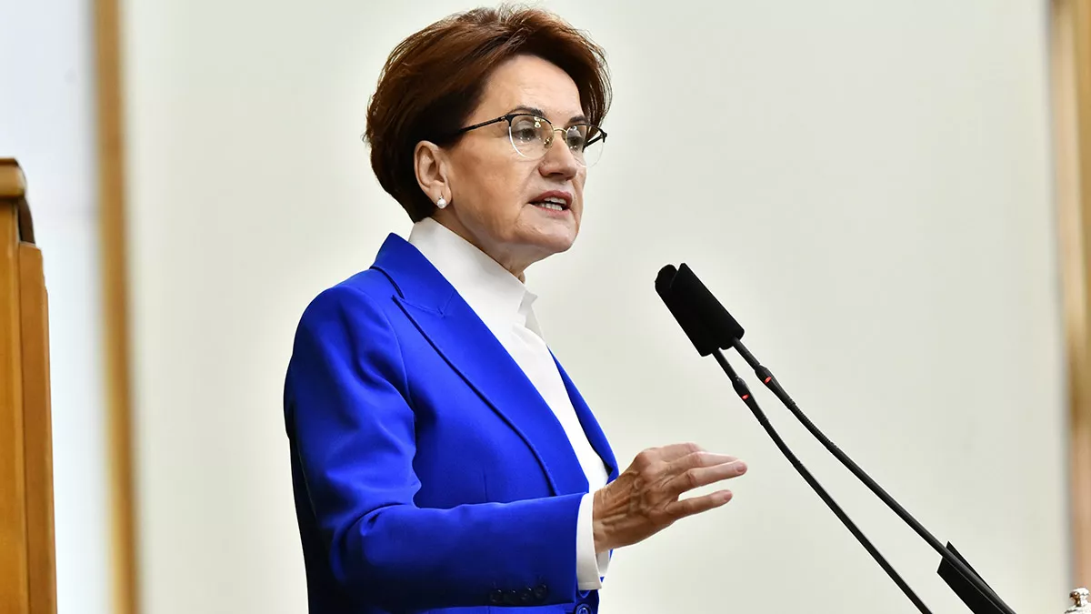 İyi̇ parti genel başkanı meral akşener, tbmm'de partisinin grup toplantısında konuştu. Akşener, "geçtiğimiz 1 yılda enflasyon 4 kattan fazla arttı.  kamuoyunda sadece tüketici fiyatları konuşuluyor.  oysa, tüketici fiyatlarındaki artış, diğer fiyat artışlarının en düşüğü" dedi.