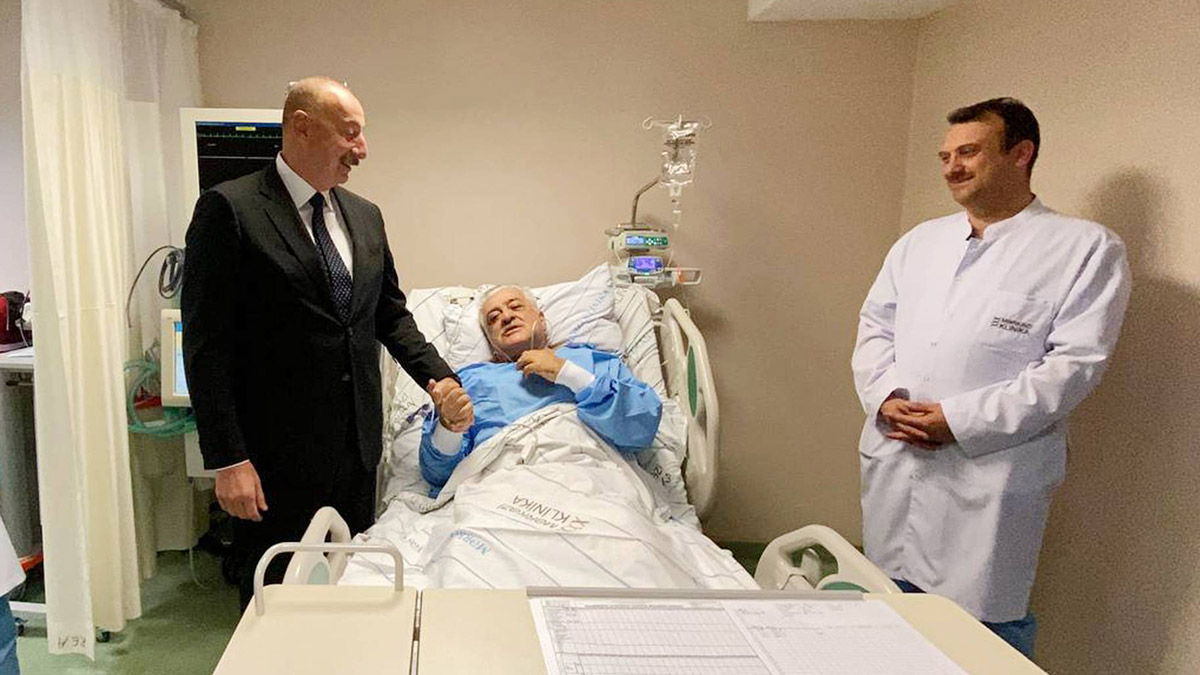 Binali Yıldırım'ı İlham Aliyev hastanede ziyaret etti