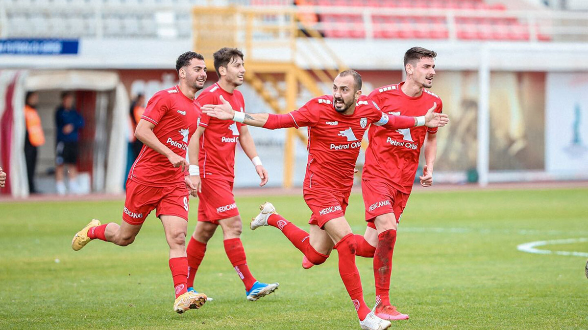 Altınordu, Ahmet İlhan Özek'in dönüşüyle kendine geldi