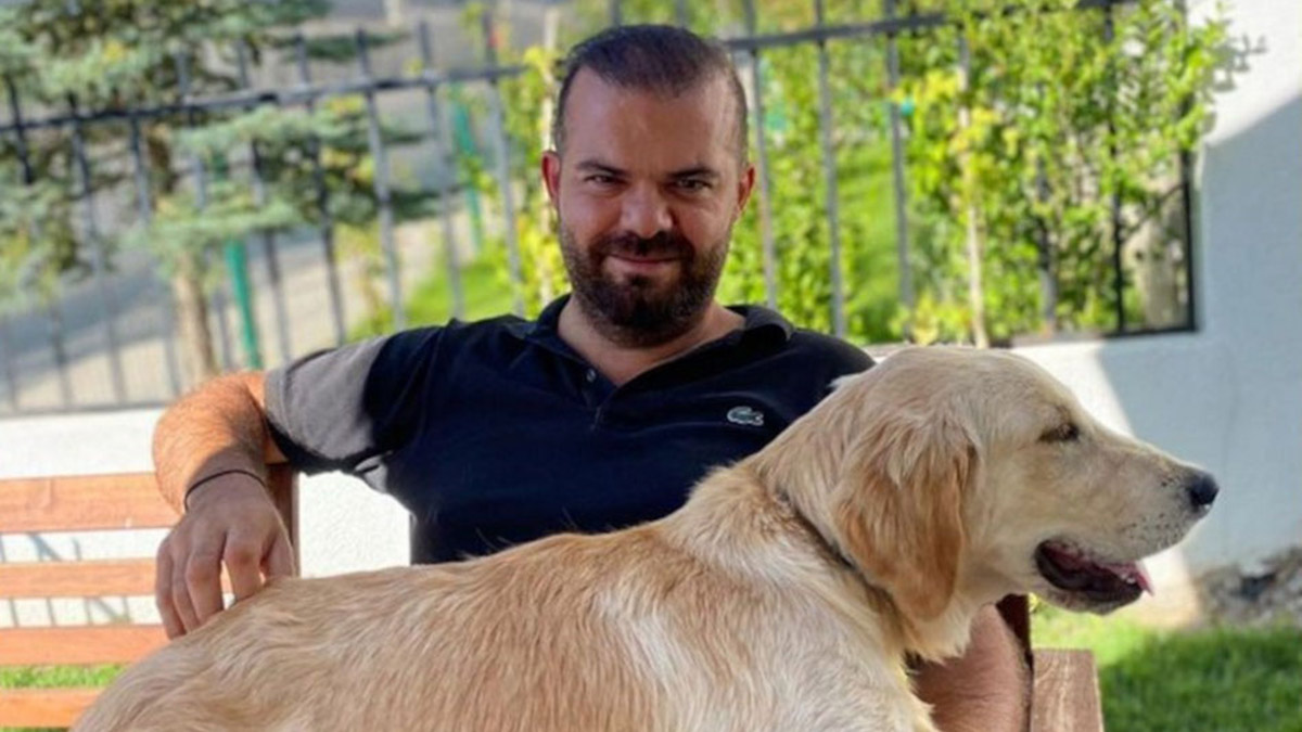 Taksi bekleyen doçente otomobil çarptı