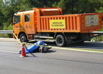 Motosikletle kamyona arkadan çarpan Pınar öldü
