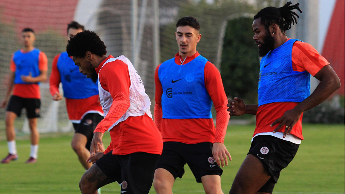 Antalyaspor'da tek parola rakibini yenmek