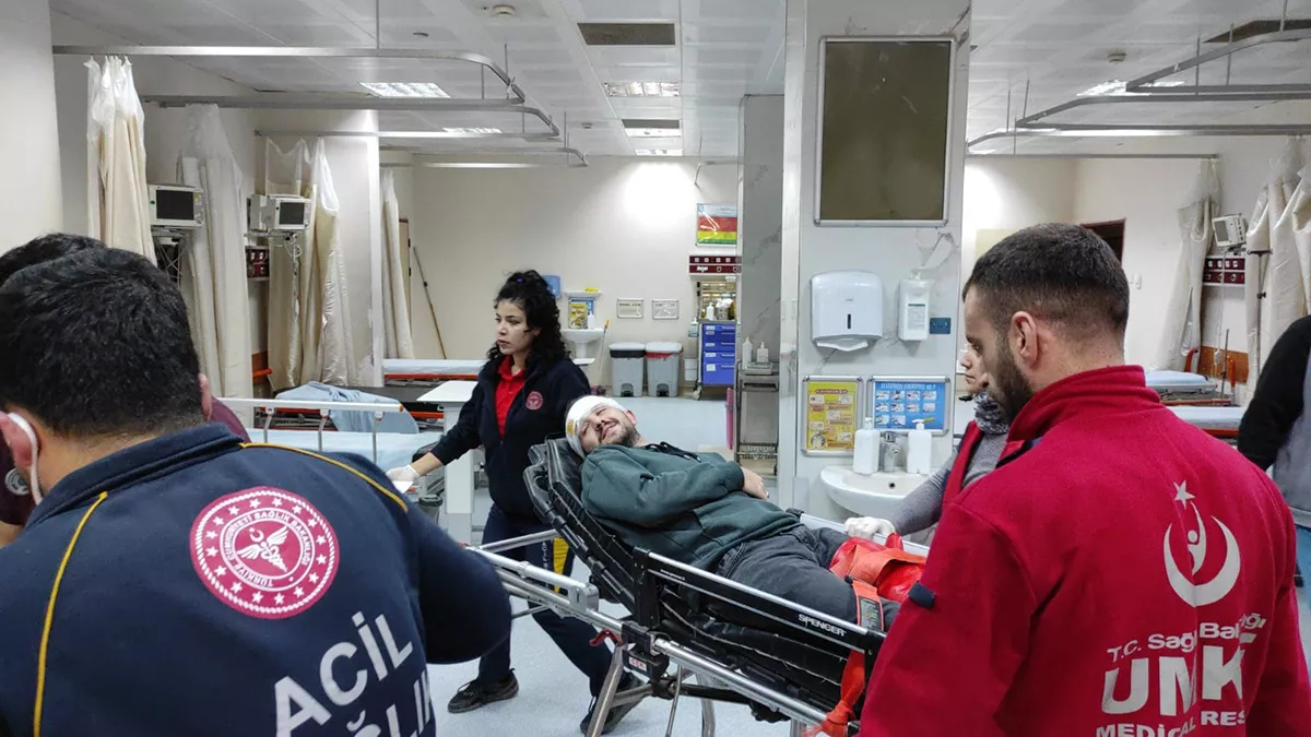 Ardahan'ın göle ilçesinde 27 eylül'de meydana gelen 5 büyüklüğündeki depremden sonra kars'ta deprem tatbikatı yapıldı.