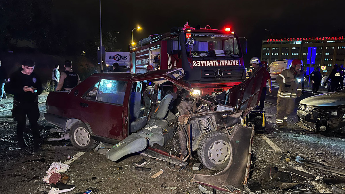 Arnavutköy'de kazada can pazarı; 2 ölü 7 yaralı