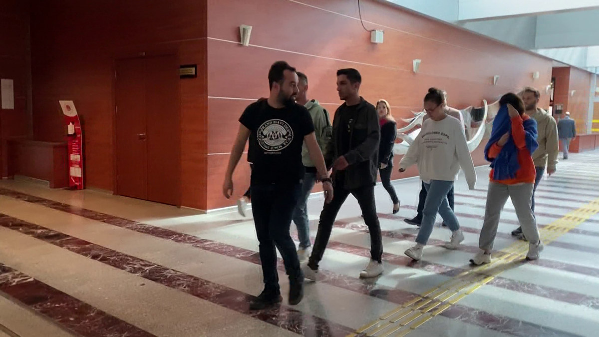 Ataşehir'deki hastanede yaşlı kadına eziyet edenlerin polise verdikleri ifadelerde 'Görüntüleri eğlence amaçlı çektik' dedikleri öğrenildi.