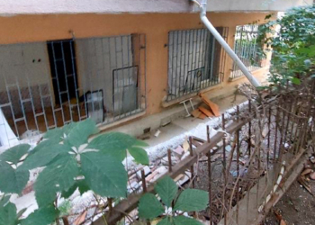 Miras anlaşmazlığı yaşanan ev barınak haline geldi
