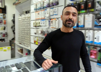 Telefon bayisinden 16 bin liralık cep telefonunu çaldı