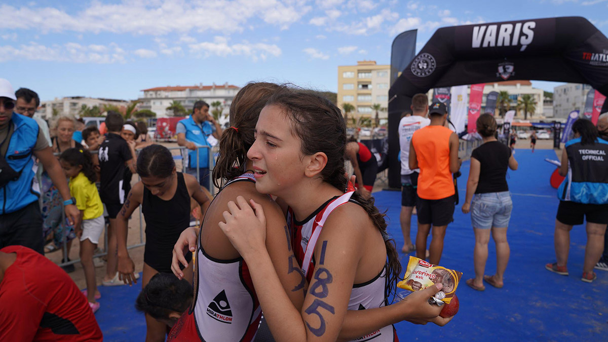 Ayvalık Triatlon Şampiyonası çekişmeli geçti