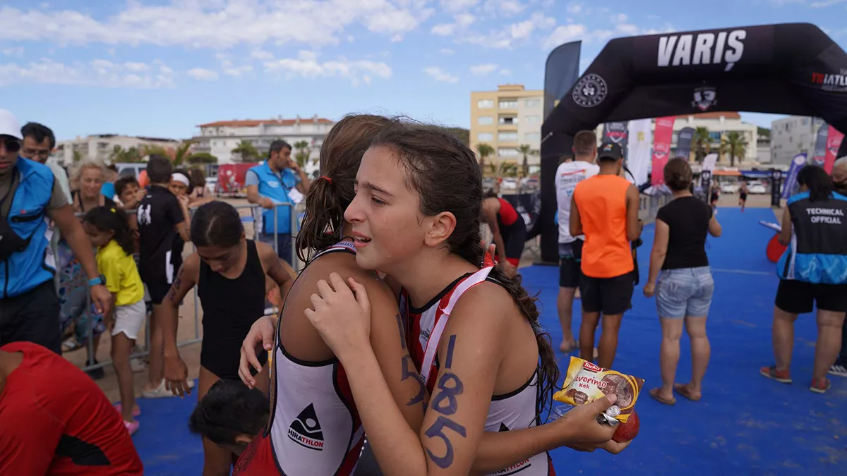 Ayvalık triatlon şampiyonası çekişmeli geçti