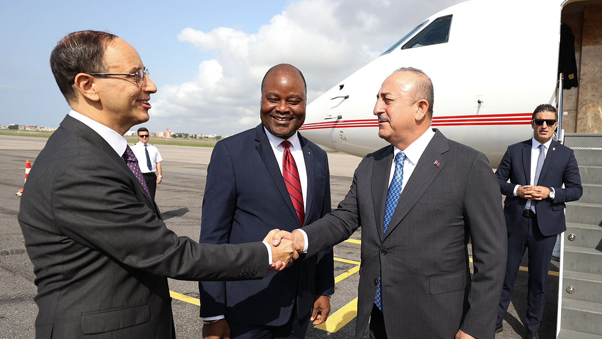 Mevlüt Çavuşoğlu Benin'de