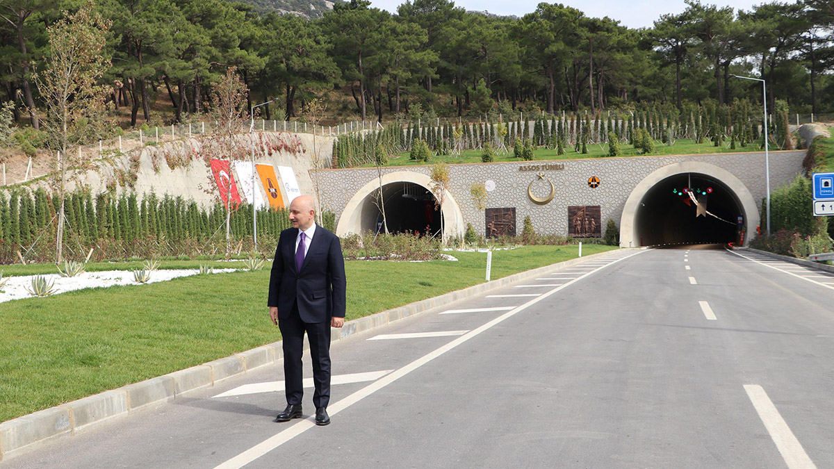 Assos ve Troya tünellerinden, 1 haftada 53 bin araç geçti