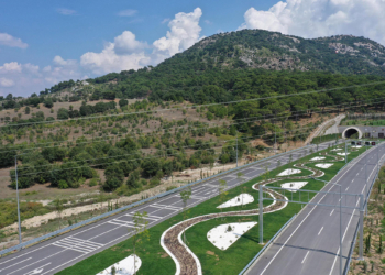 Assos ve Troya tünellerinden, 1 haftada 53 bin araç geçti
