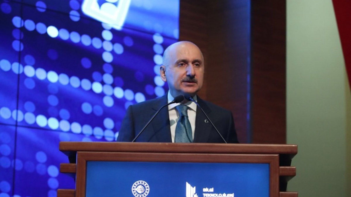 Cep telefonuyla konuşma süresi aylık ortalama 560 dakika