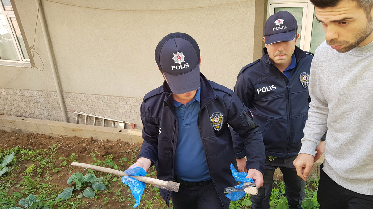 Zonguldak’ın Ereğli ilçesinde, baltalı saldırıda ağır yaralı olarak hastaneye kaldırılan Sezai Orhan (52), kaldırıldığı hastanede 3 gün süren yaşam mücadelesini kaybetti.