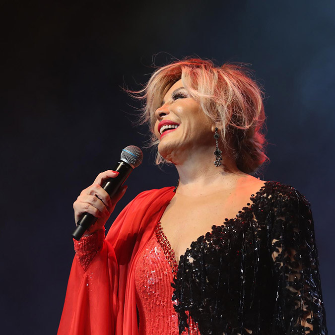 Kültür sanat sezonu Emel Sayın konseriyle başladı