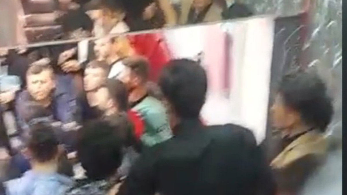 Düğün salonunda tekme tokat kavga