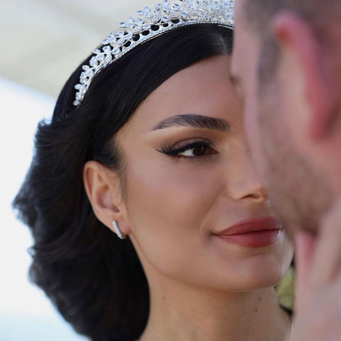 AVM'nin terasından düşen Kader öldü