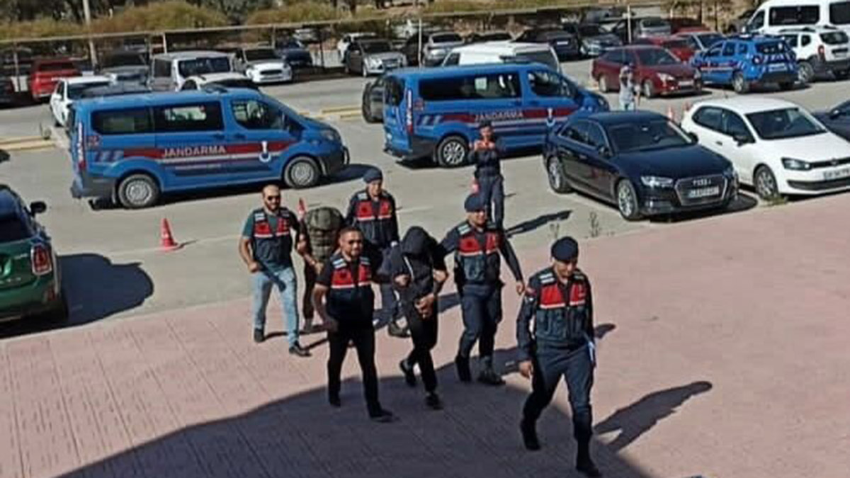 8 farklı adreste hırsızlık yapan 2 şüpheli yakalandı