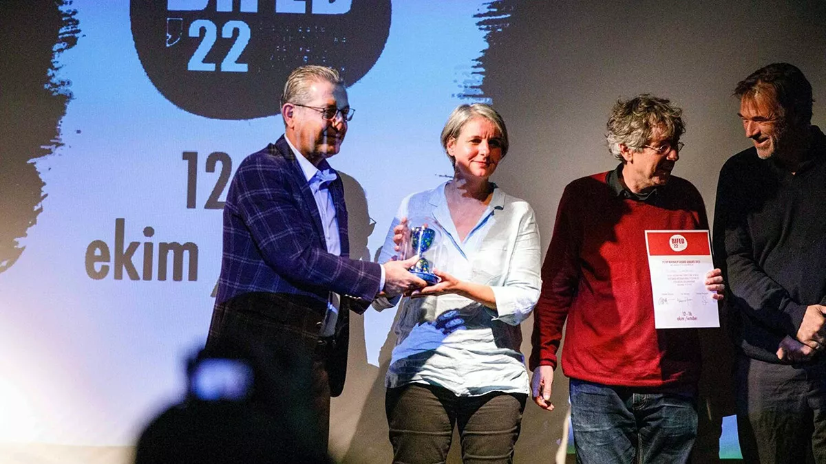 Bu yıl 9'uncusu düzenlenen bozcaada uluslararası ekolojik belgesel festivali'nde bifed ödülleri sahiplerine verildi.