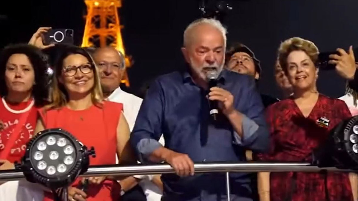 Brezilya'da seçimi Luiz Inacio Lula da Silva kazandı