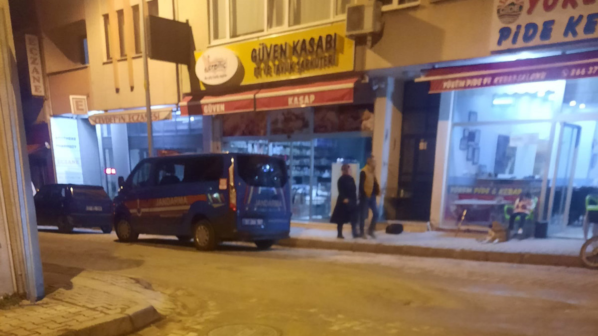 Tutuklu yemek molasında firar etti