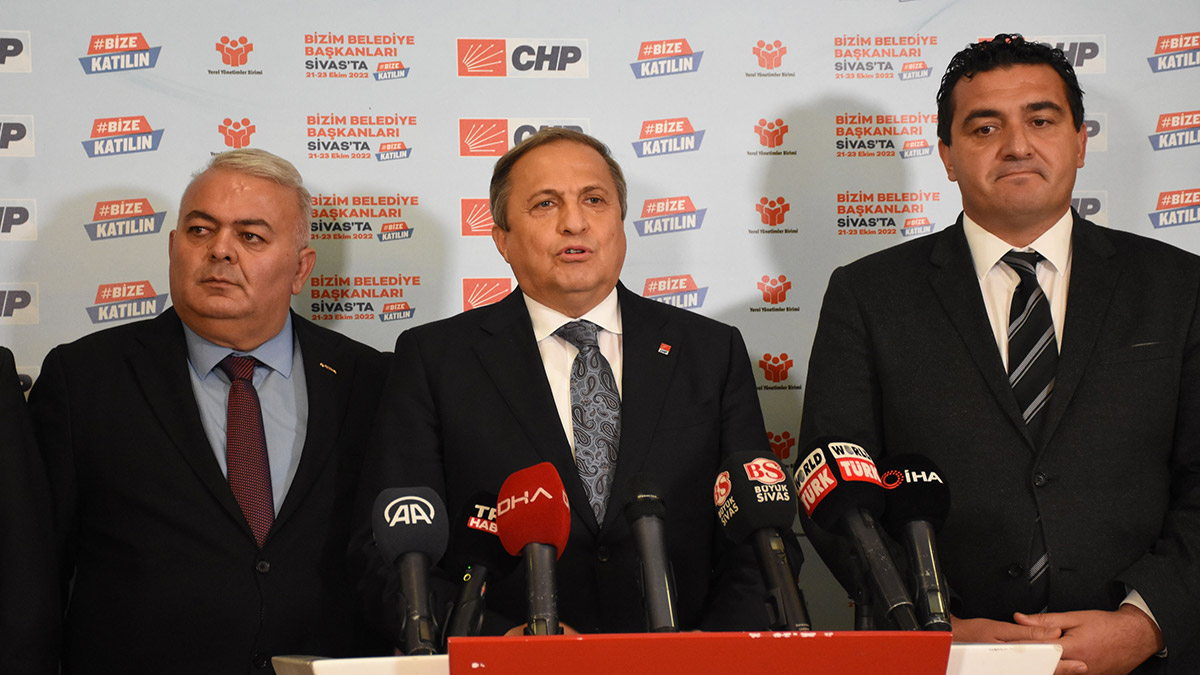 Belediyelerimizin hizmetleri engelleniyor