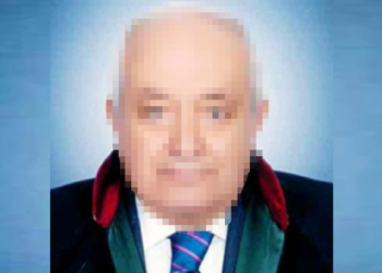 Avukatlardan etek giymelerini isterdi