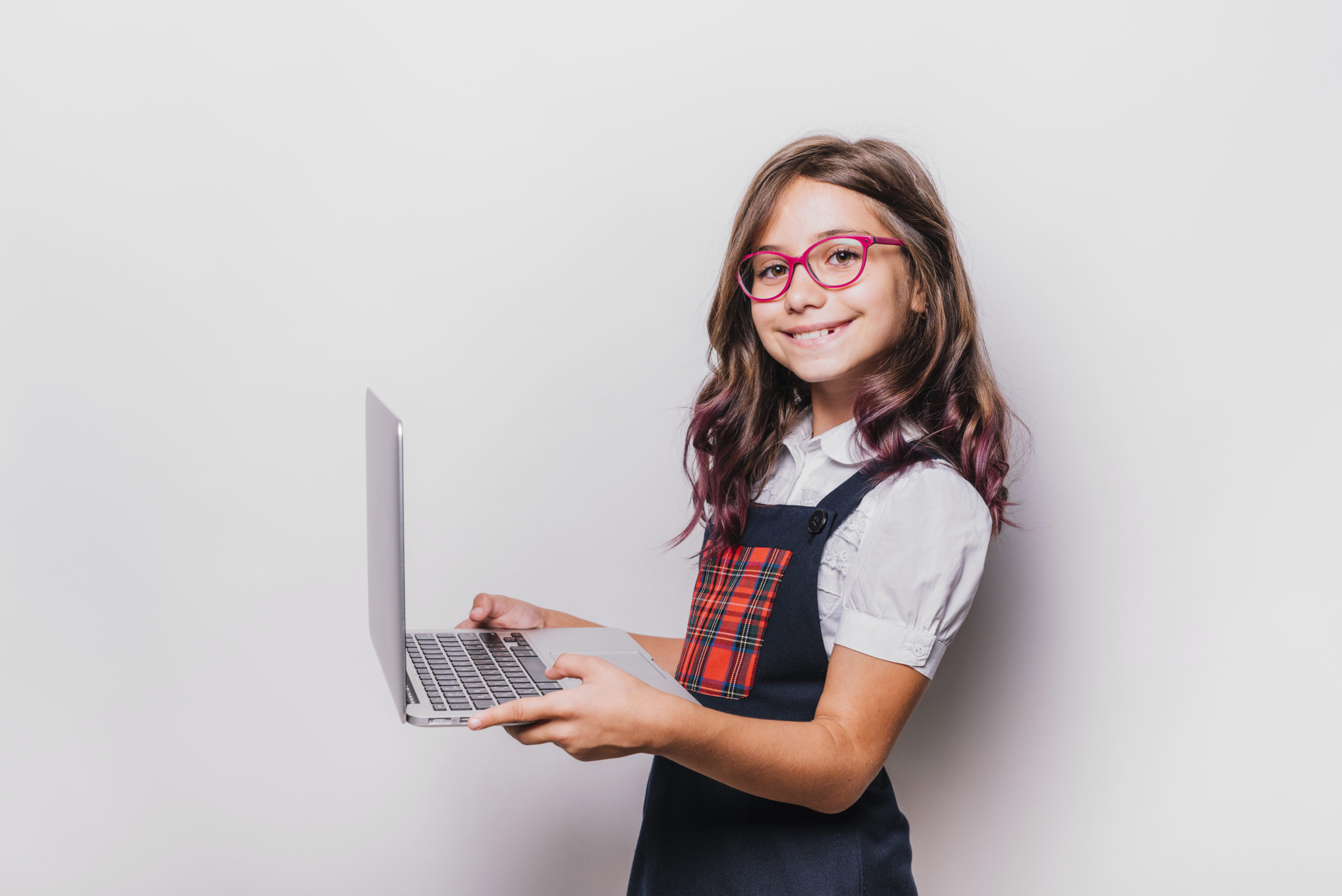 Dijital çağda ebeveynlik. Hepimiz artık bir dijital anne baba adayıyız. Yeniçağın dijital ebeveynleriyiz.