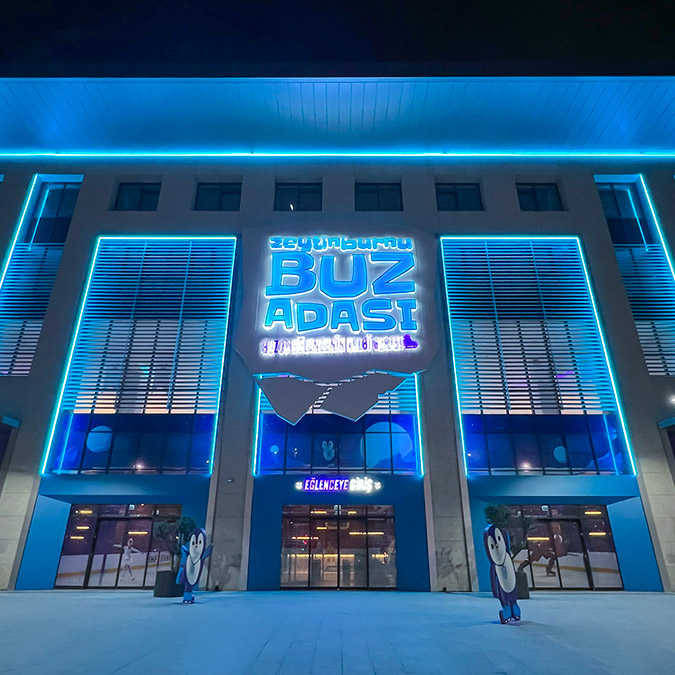 Zeytinburnu Millet Bahçesi ve Buz Adası yarın açılıyor