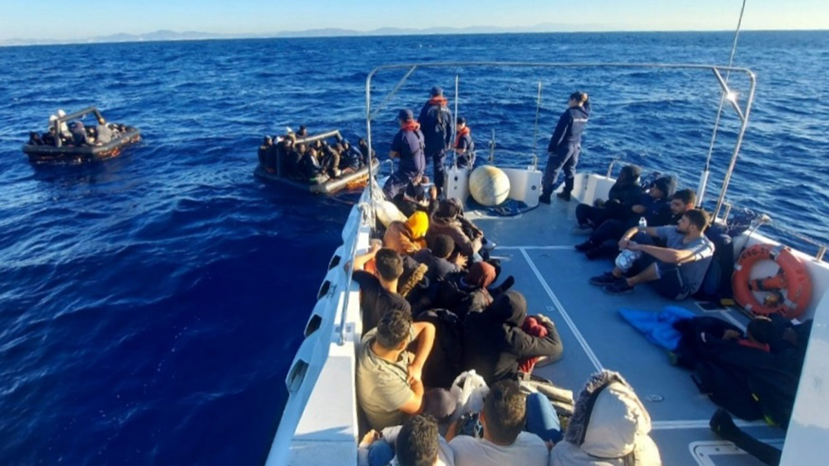 Datça'da 64 kaçak göçmen kurtarıldı
