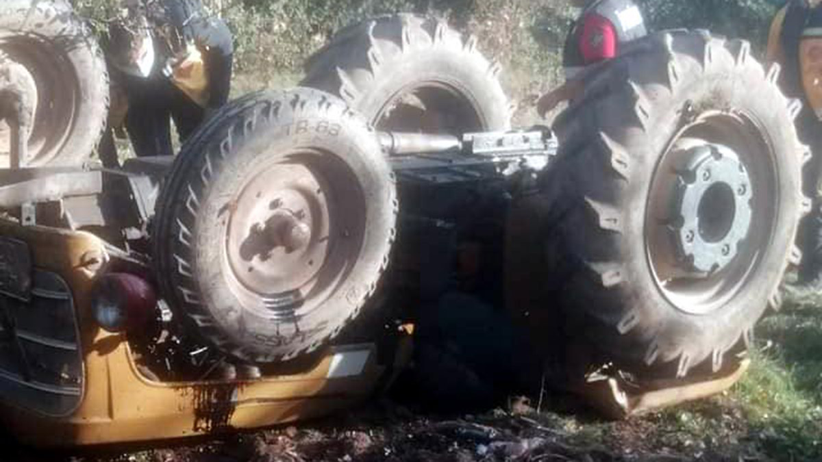 Devrilen traktörün altında kalan Haşim amca öldü