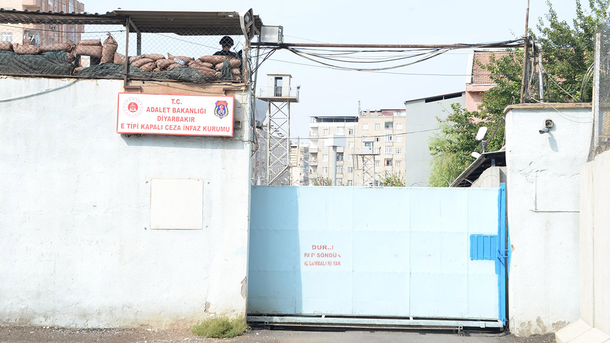 Diyarbakır E Tipi Kapalı Cezaevi boşaltılıyor