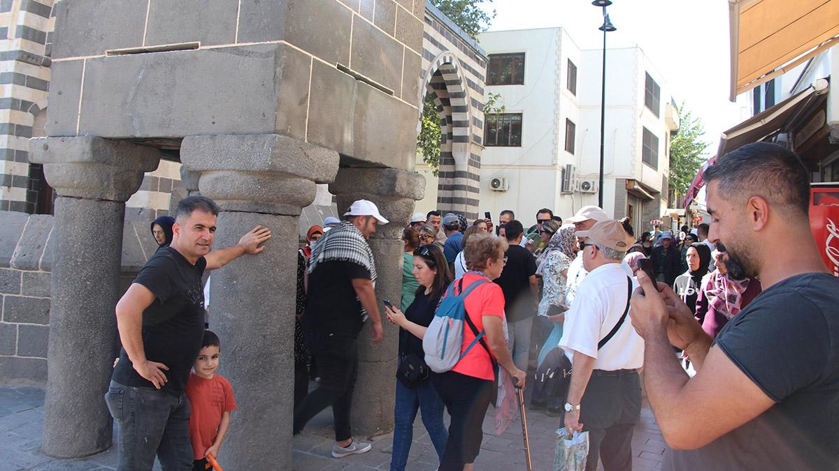 Diyarbakır'da turist yoğunluğu