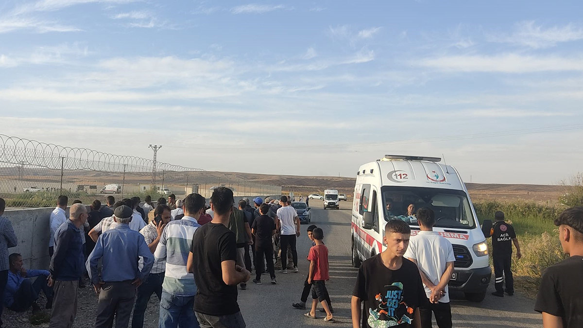 Taş ve sopalarla kavga; 3 yaralı