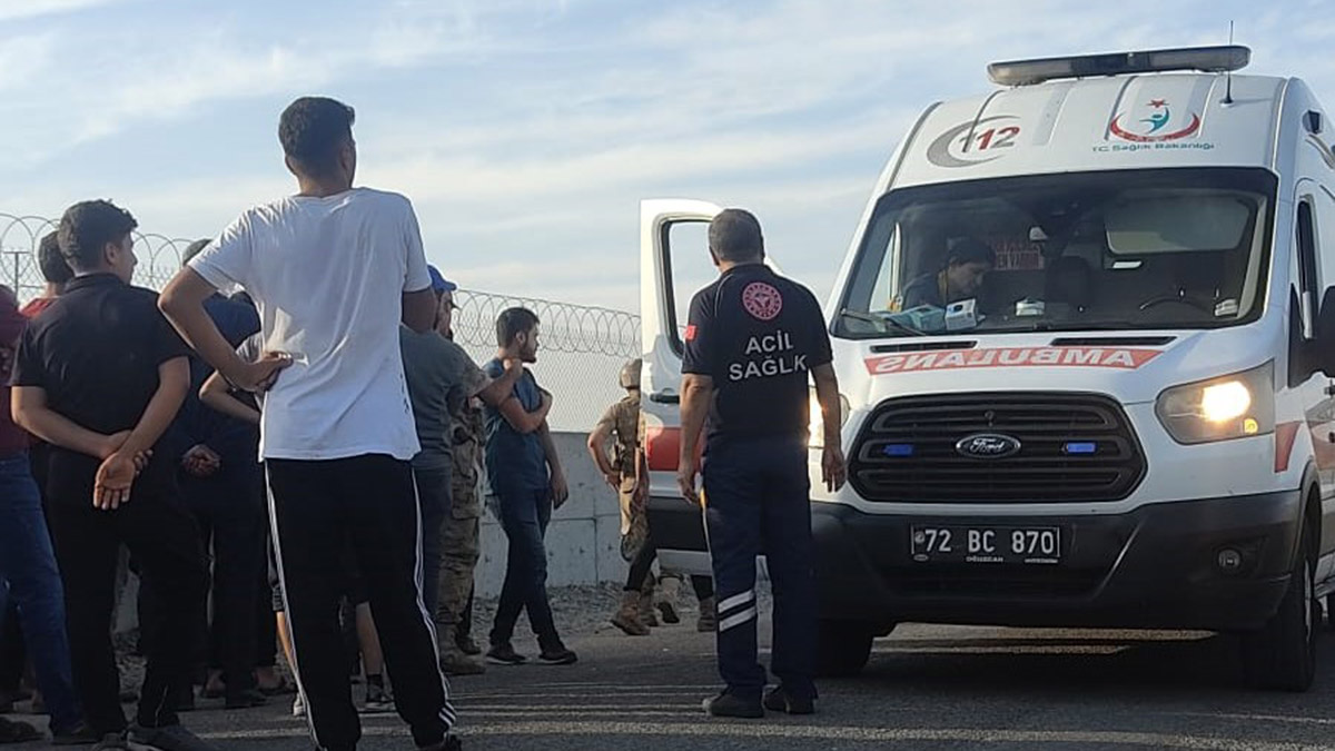 Taş ve sopalarla kavga; 3 yaralı