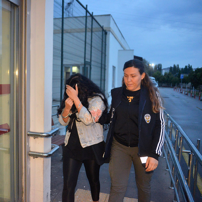 E-ticaret sitesini hackleyip 500 kişiyi dolandırdılar