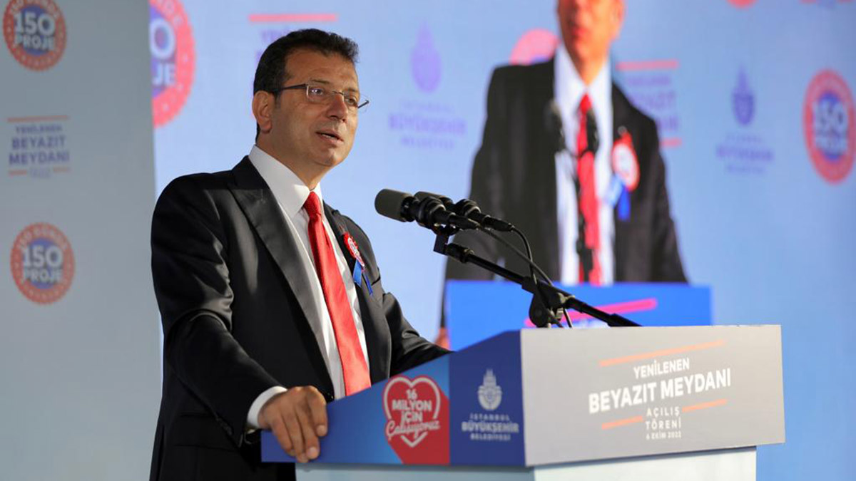 Yenilenen Beyazıt Meydanı'nın açılışı yapıldı