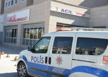 Emekli polis memuru kiracısını vurdu