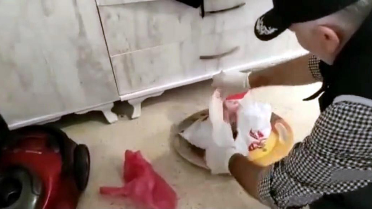 Evinde tarihi eserlerle yakalandı